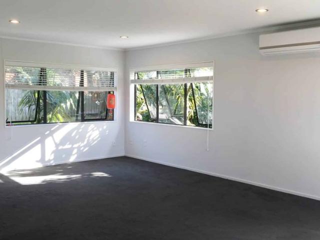 House for rent in Paremoremo, Oroua County
