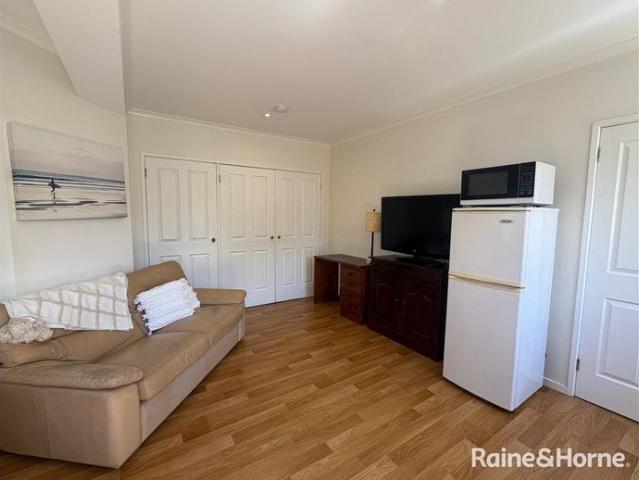 Granny Flat for rent in Blackmans Bay, Hobart