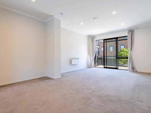 Townhouse for rent in Limeburners Bay, Upper Harbour