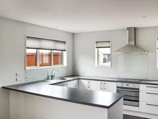 House for rent in Chaslands, Canterbury