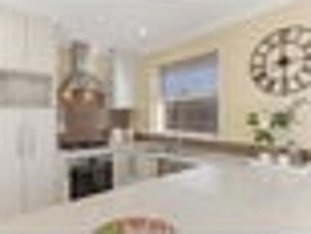 Apartment for sale in Chaslands, Canterbury