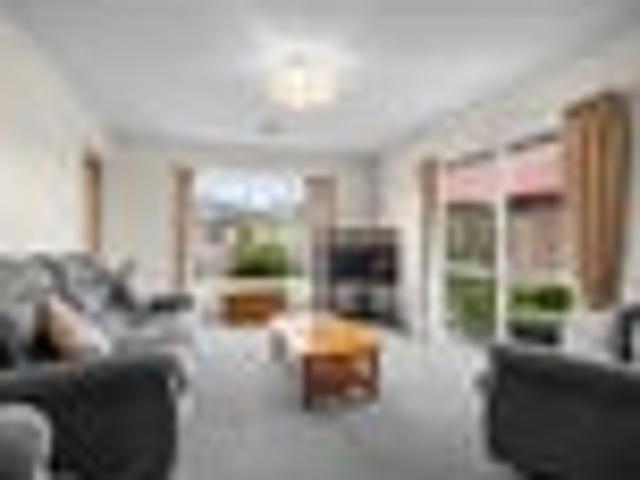 House for sale in Chaslands, Canterbury