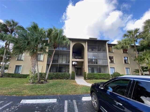 Condo for sale in Greenacres