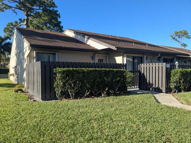 House for sale in Greenacres