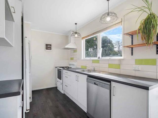 House for rent in Oratia
