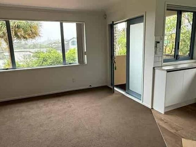 House for rent in Oratia, Oroua County