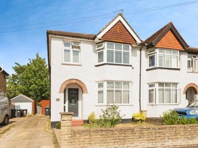 House for sale in Hillview, Surrey