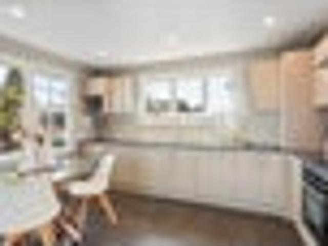 Apartment for sale in Chaslands, Canterbury