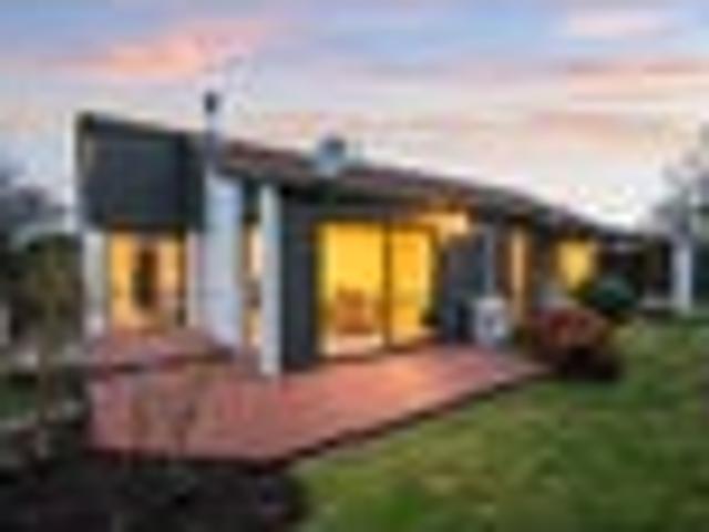 House for sale in Chaslands, Canterbury