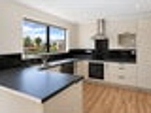 Townhouse for sale in Otakou