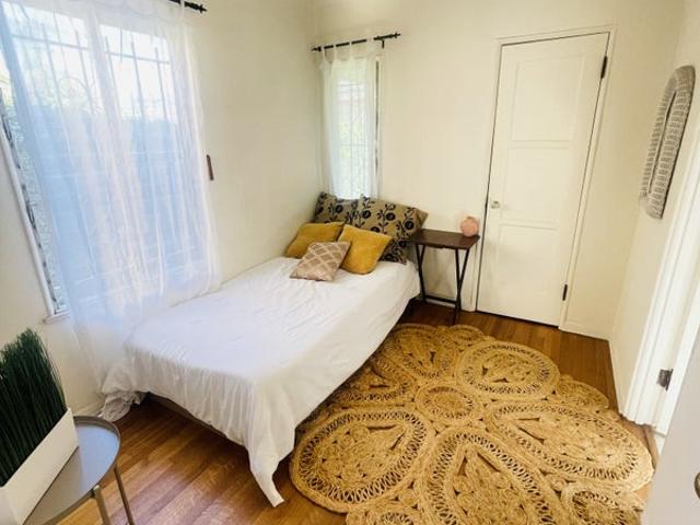 Room for rent in Canoga Park, California