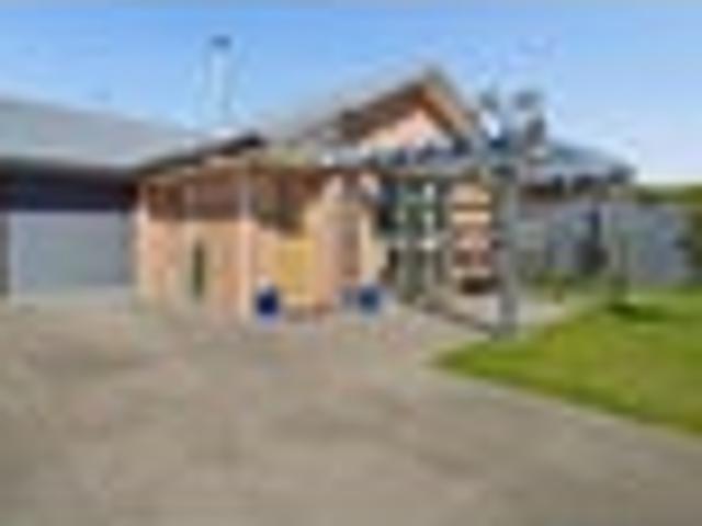 House for sale in Chaslands, Canterbury