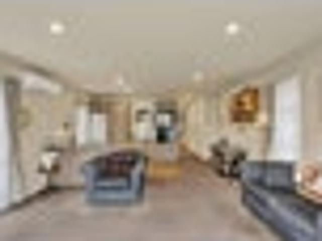 Apartment for sale in Chaslands, Canterbury