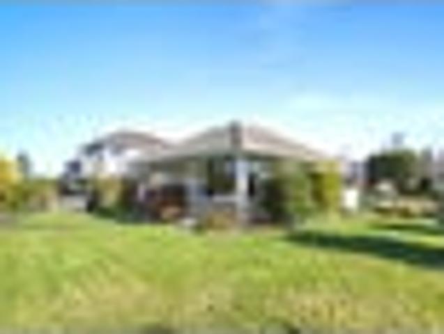 Apartment for sale in Chaslands, Canterbury