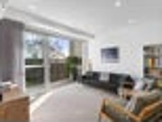Apartment for sale in Avondale, Oroua County