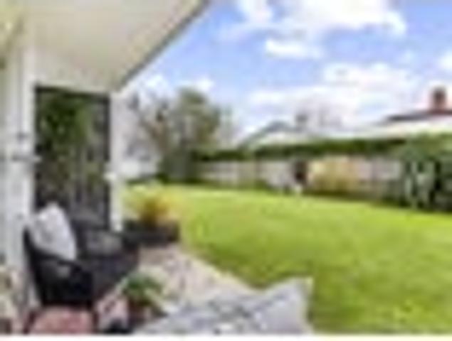 House for sale in Narrow Neck