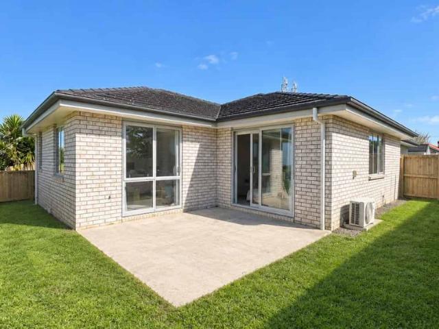 Apartment for rent in Deanwell, Hamilton City