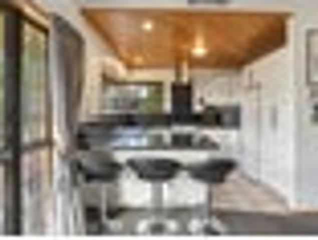 Townhouse for sale in Otakou