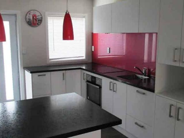 Townhouse for rent in Heathcote, Canterbury