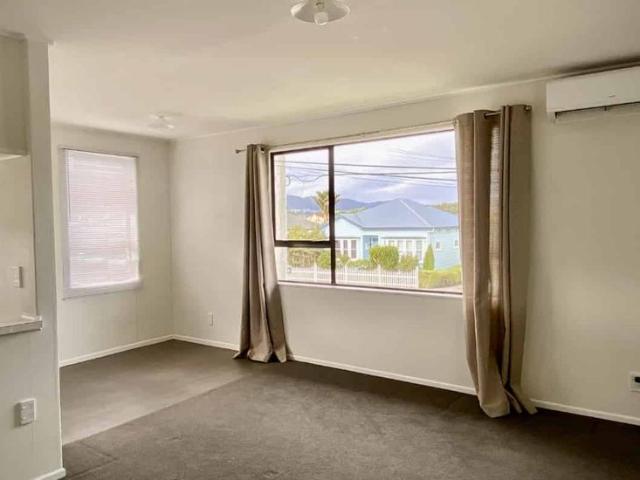 Apartment for rent in Days Bay, Wellington
