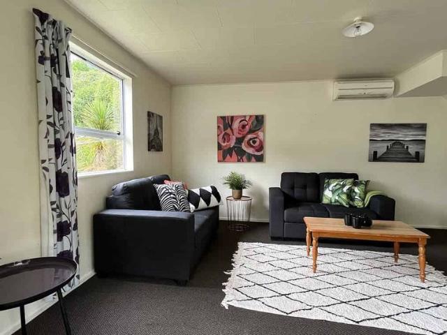 Townhouse for rent in Otakou