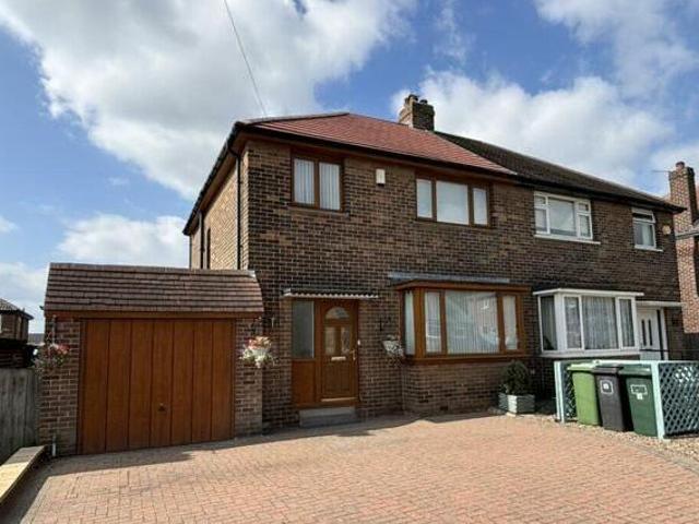House for sale in Mirfield, West Yorkshire