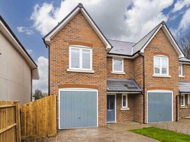 House for rent in Hammerfield, Pouchen End