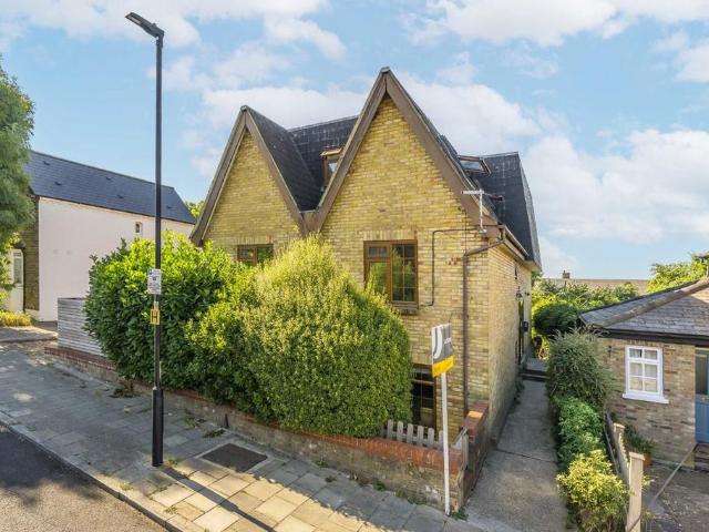 Apartment for rent in Streatham, Greater London