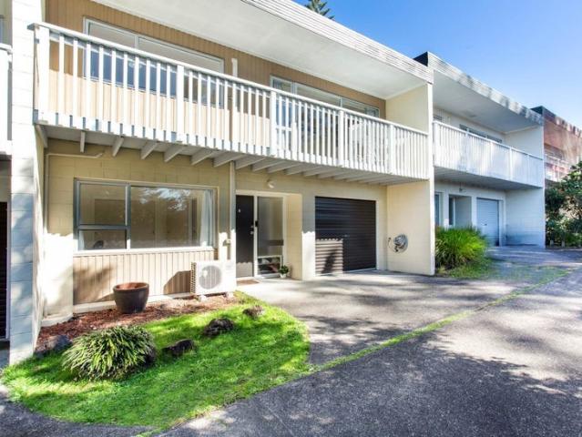 Apartment for rent in Sunnynook, Devonport-Takapuna