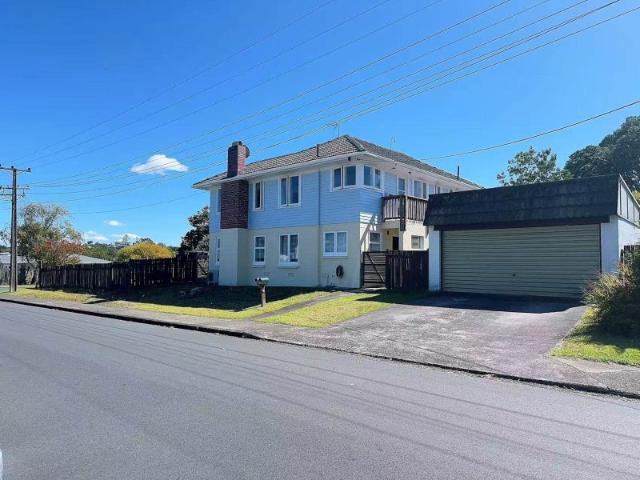 Apartment for rent in Sunnynook, Devonport-Takapuna