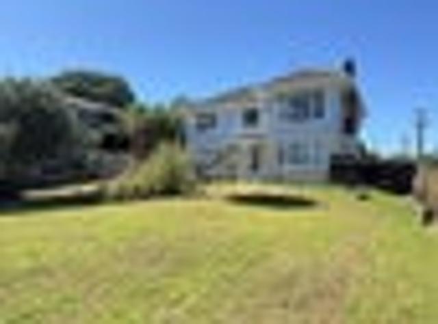 Apartment for rent in Sunnynook, Devonport-Takapuna