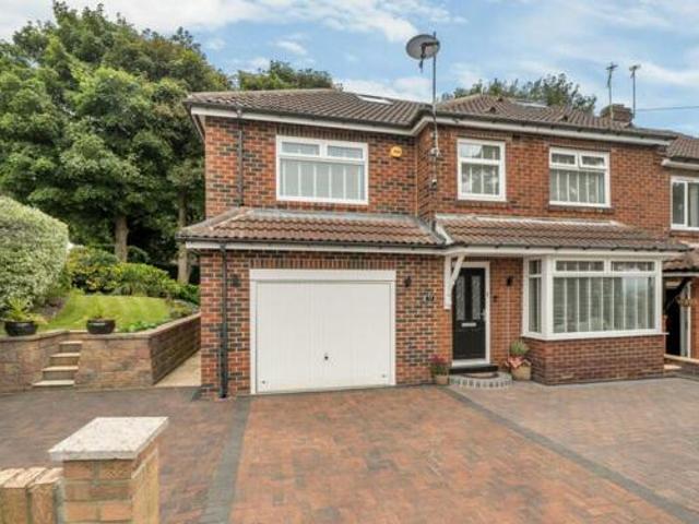 House for sale in Pudsey, West Yorkshire