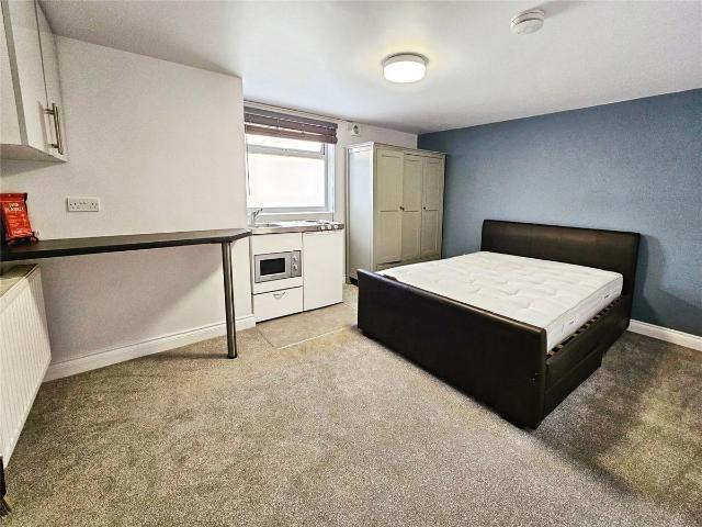 Studio for rent in Denham, Buckinghamshire
