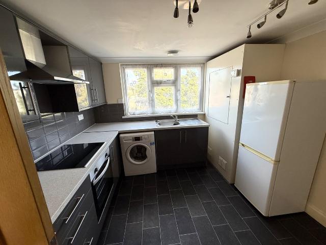 Apartment for rent in Seven Kings, Greater London