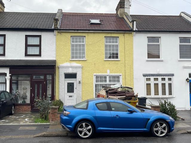House for rent in London Borough of Redbridge, Greater London