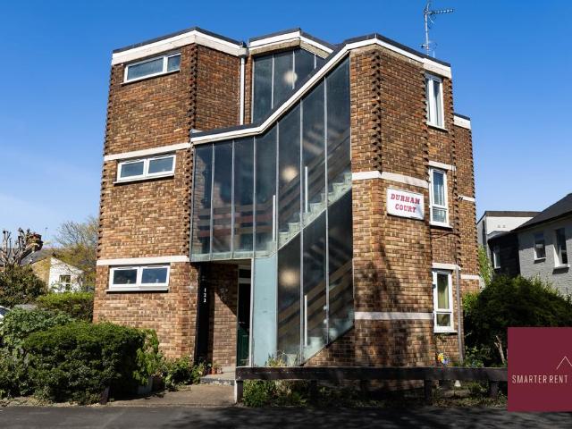 Apartment for rent in Hampton Hill, Greater London