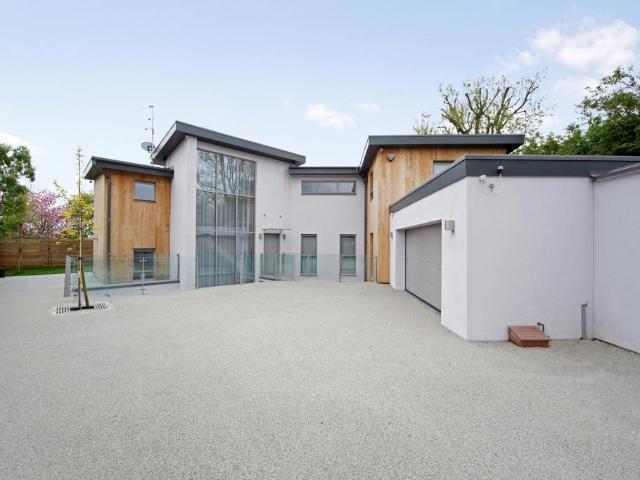 House for rent in London Borough of Merton, Raynes Park