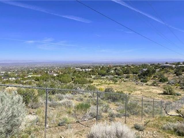 Land for sale in Pinon Hills, California