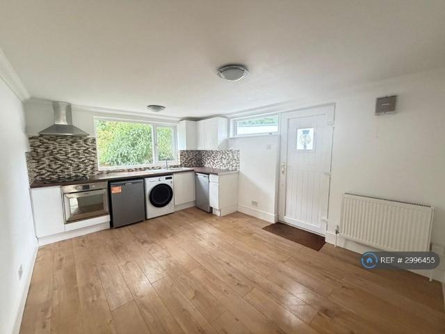 House for rent in Little Sandhurst