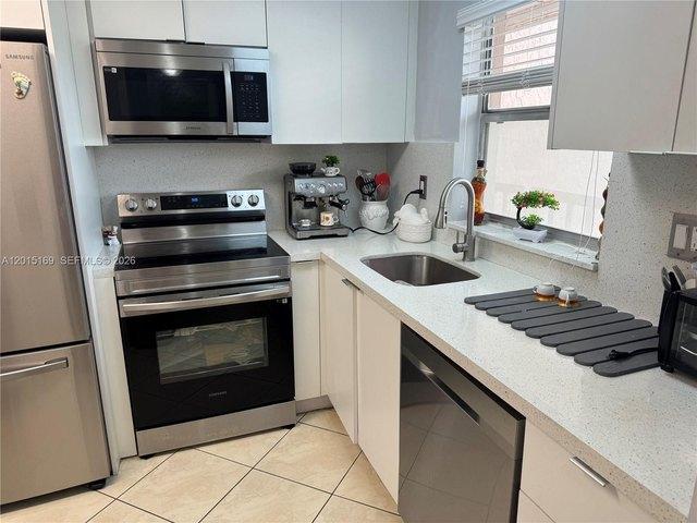 Condo for sale in Sunrise, Florida