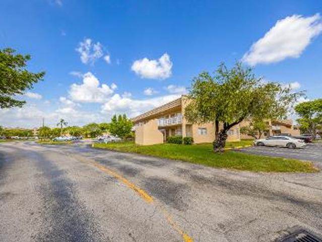 Condo for sale in Sunrise, Florida
