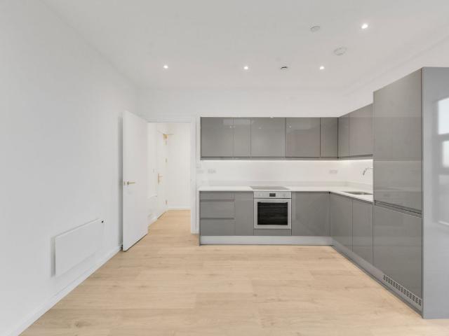 Apartment for rent in Linford Wood, Milton Keynes