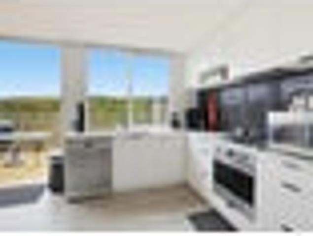 Townhouse for sale in Paparangi, Wellington