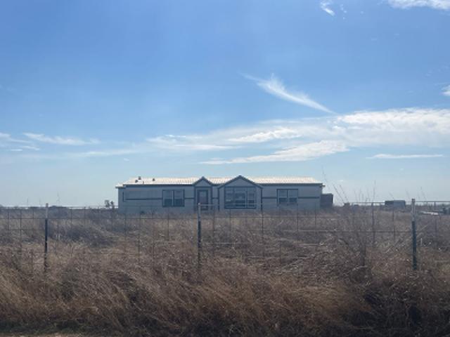 House for sale in Milam, Texas