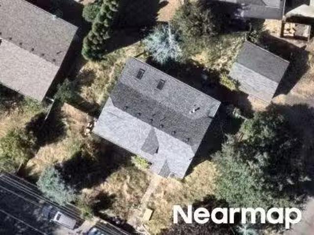 House for sale in West Linn