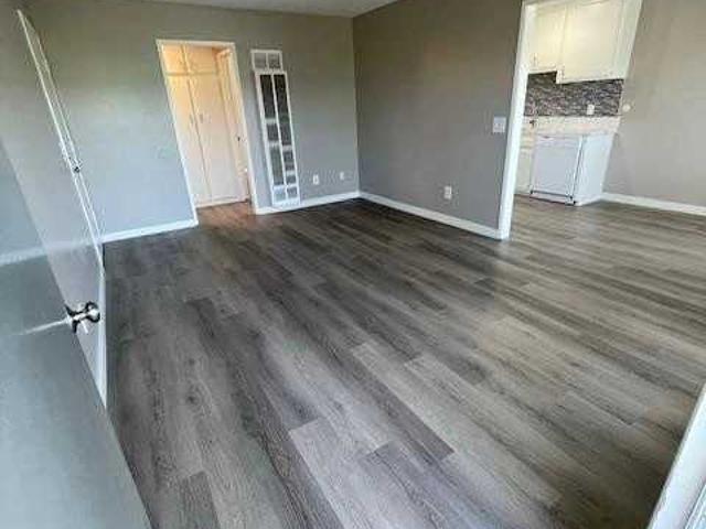 Apartment for rent in Costa Mesa, California