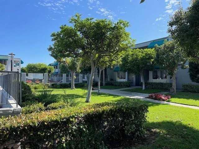 Apartment for rent in Costa Mesa, California