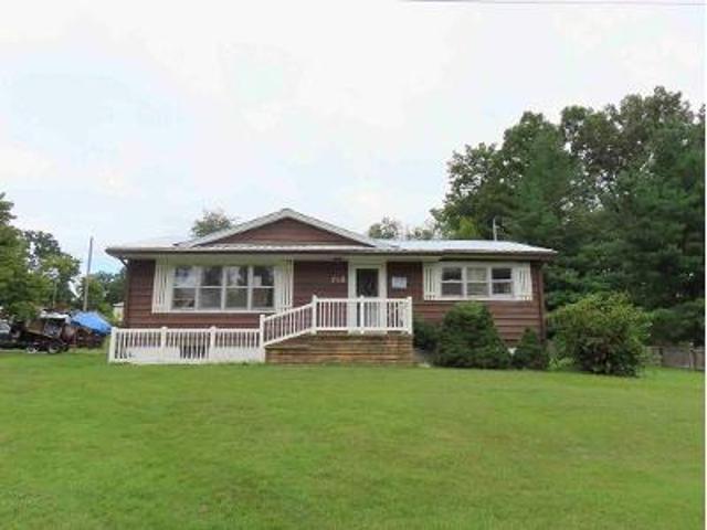 House for sale in Thayer