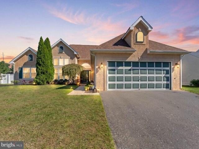 House for sale in Weathervane Farms, East Greenwich Township