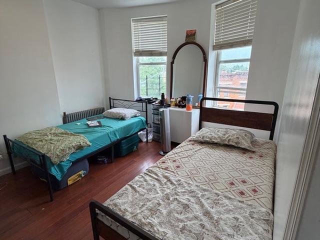 Room for rent in Arverne, New York